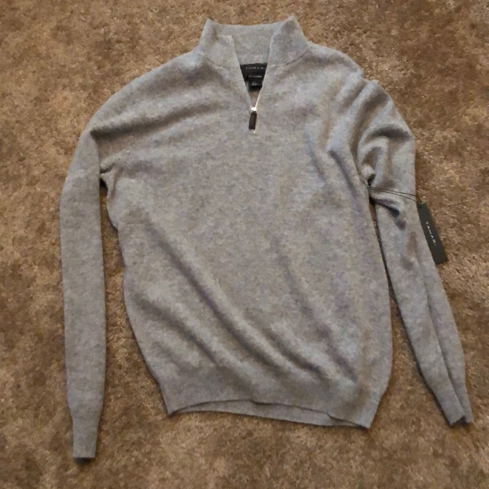 Tahari 100% cashmere sweater